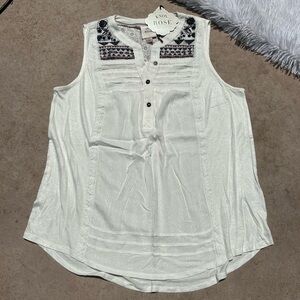 Knox Rose from Target Sleeveless Top with Lace Detail and Buttons Size Small NEW
